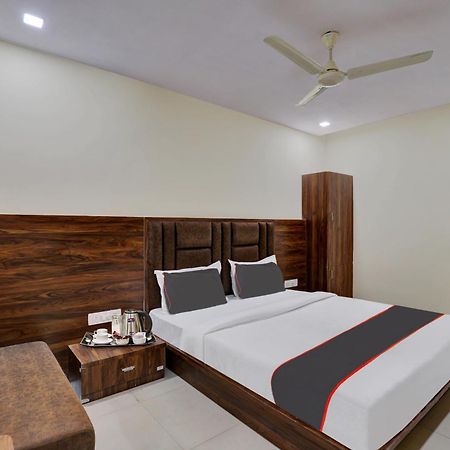 Hotel O Neelkamal Ахмедабад Экстерьер фото